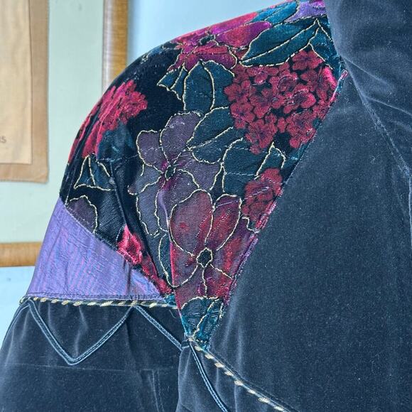 Vintage Velvet Jacket with Floral Design Boho 80s Coat Statement Jacket size M - Picture 4 of 7